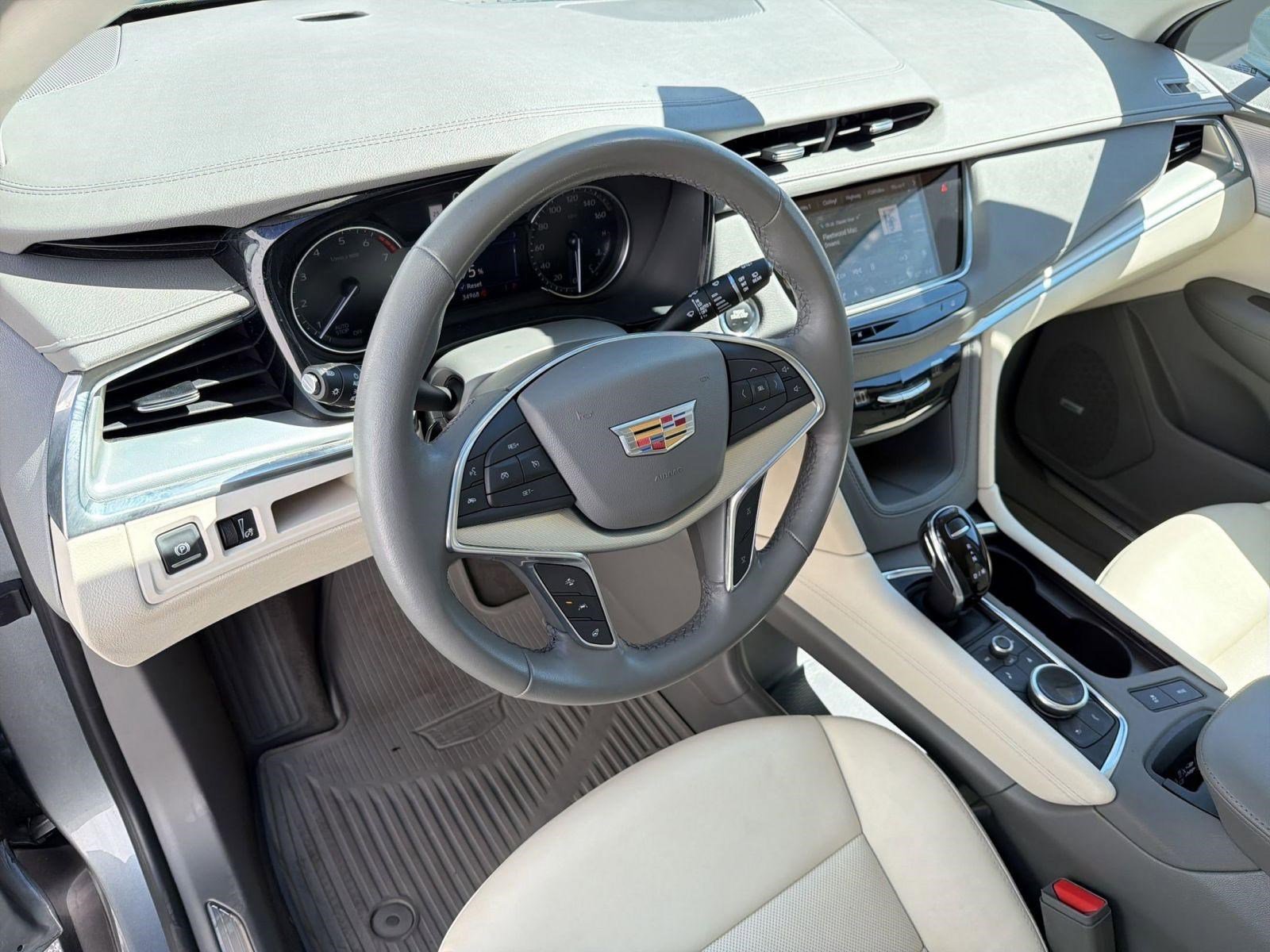 Certified 2023 Cadillac XT5 Premium Luxury FWD image 3