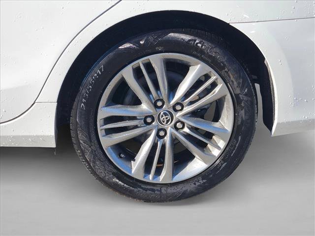 Used 2016 Toyota Camry SE image 5