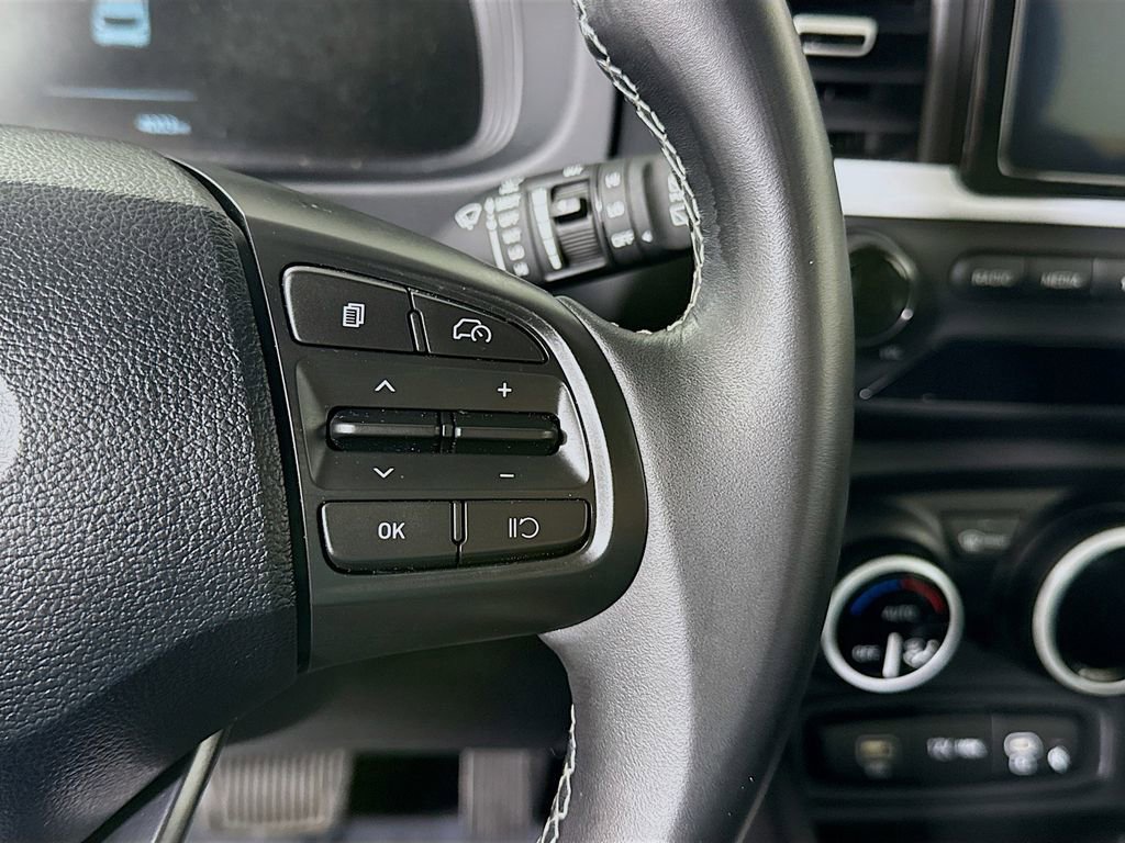 Certified 2024 Hyundai Venue Limited image 23