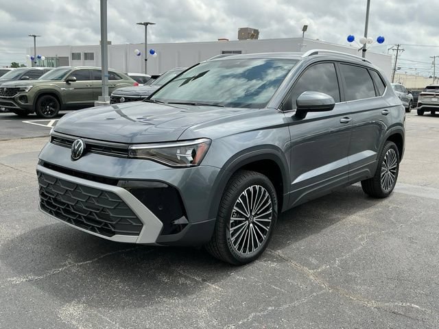 New 2026 Volkswagen Taos SE FWD image 7