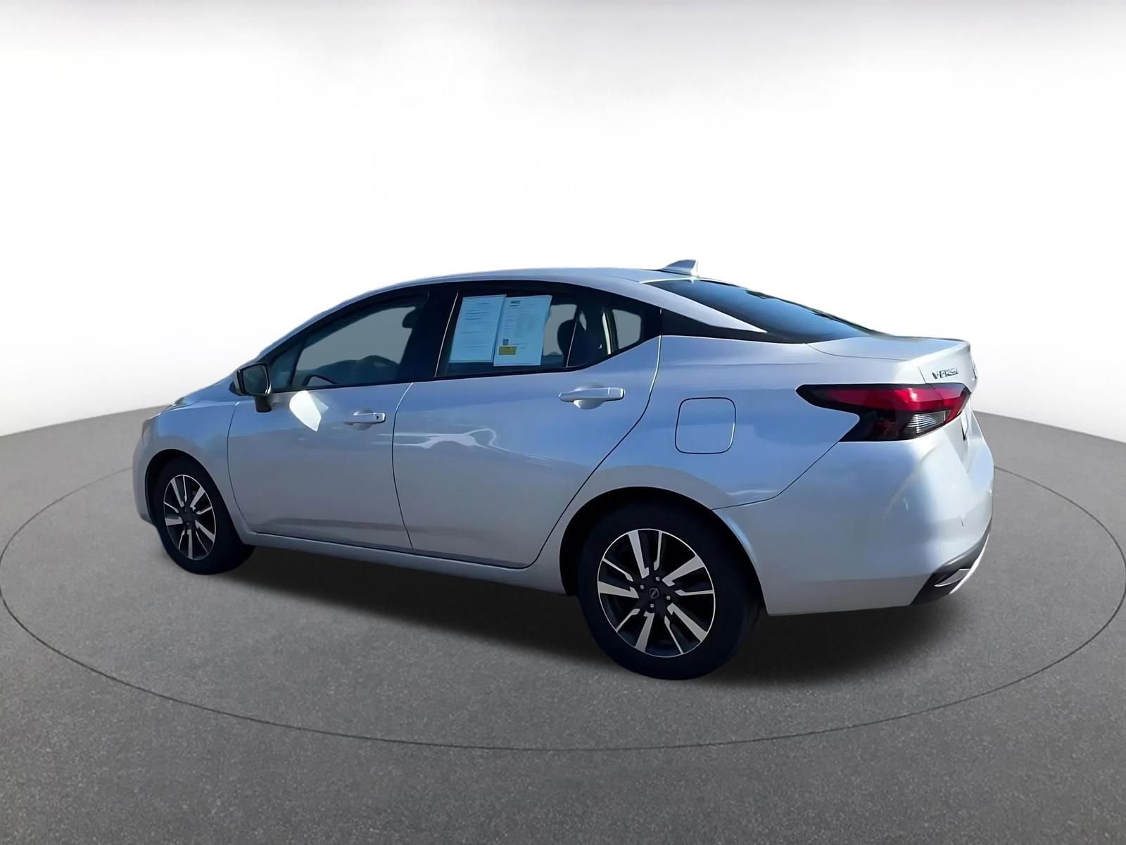 Used 2025 Nissan Versa SV FWD image 10
