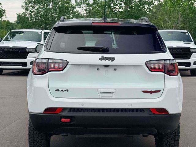 Certified 2025 Jeep Compass Trailhawk AWD/4WD image 6