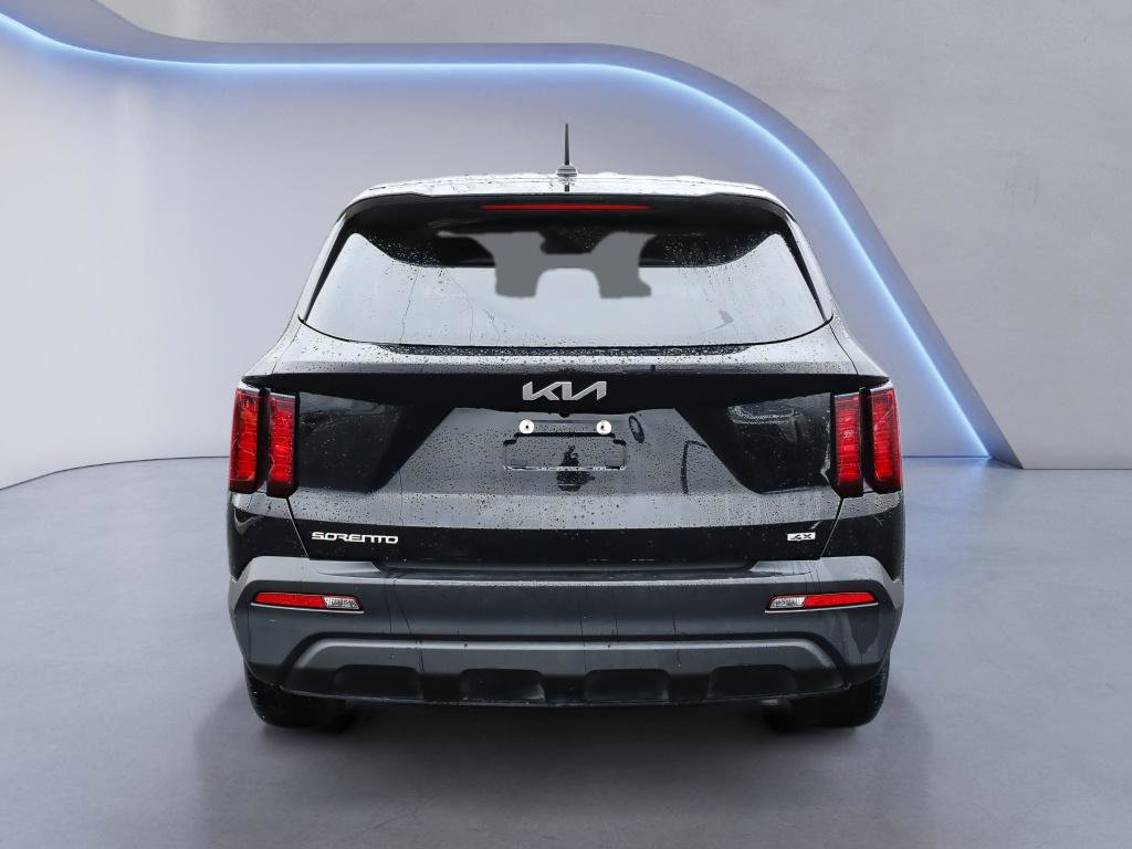 Used 2023 Kia Sorento LX image 6