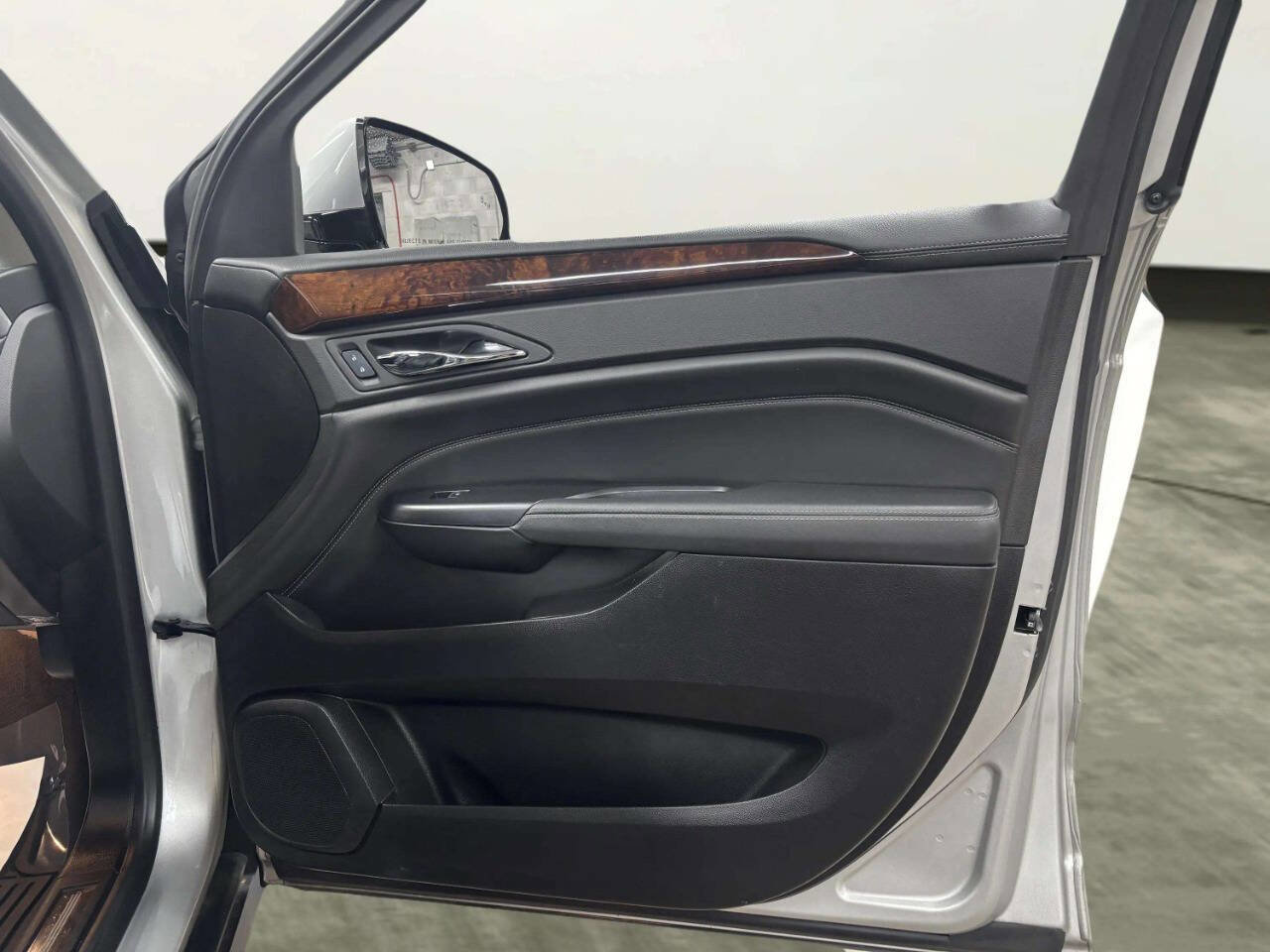 Used 2016 Cadillac SRX Luxury w/ Driver Awareness Package image 21