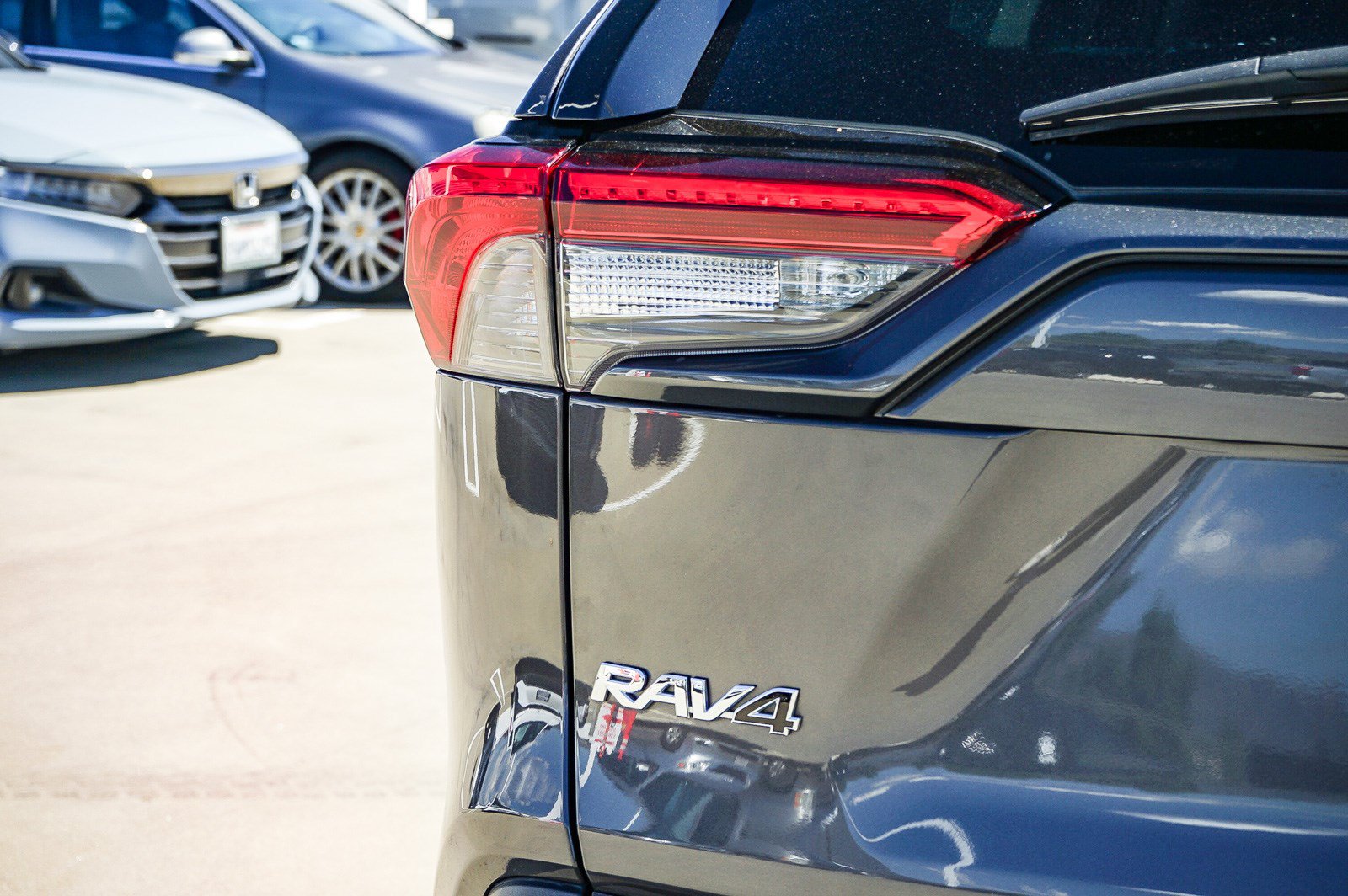 Used 2022 Toyota RAV4 XLE w/ Convenience Package AWD/4WD image 8