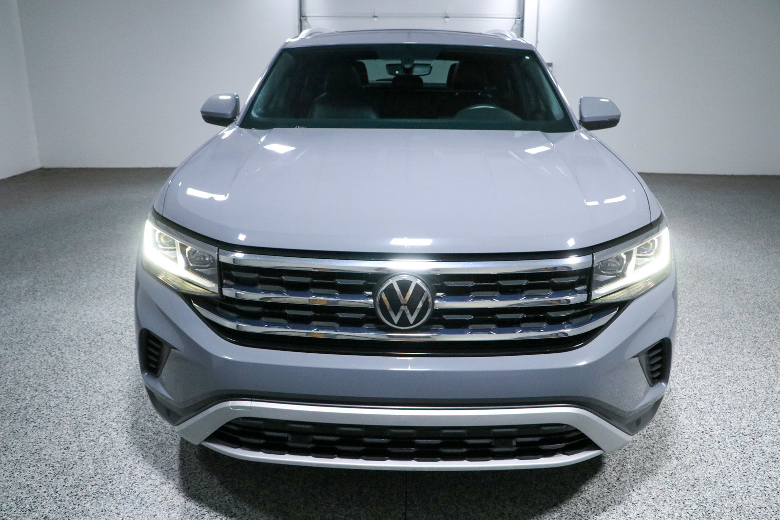 Used 2021 Volkswagen Atlas Cross Sport SE w/ Panoramic Sunroof Package FWD image 4