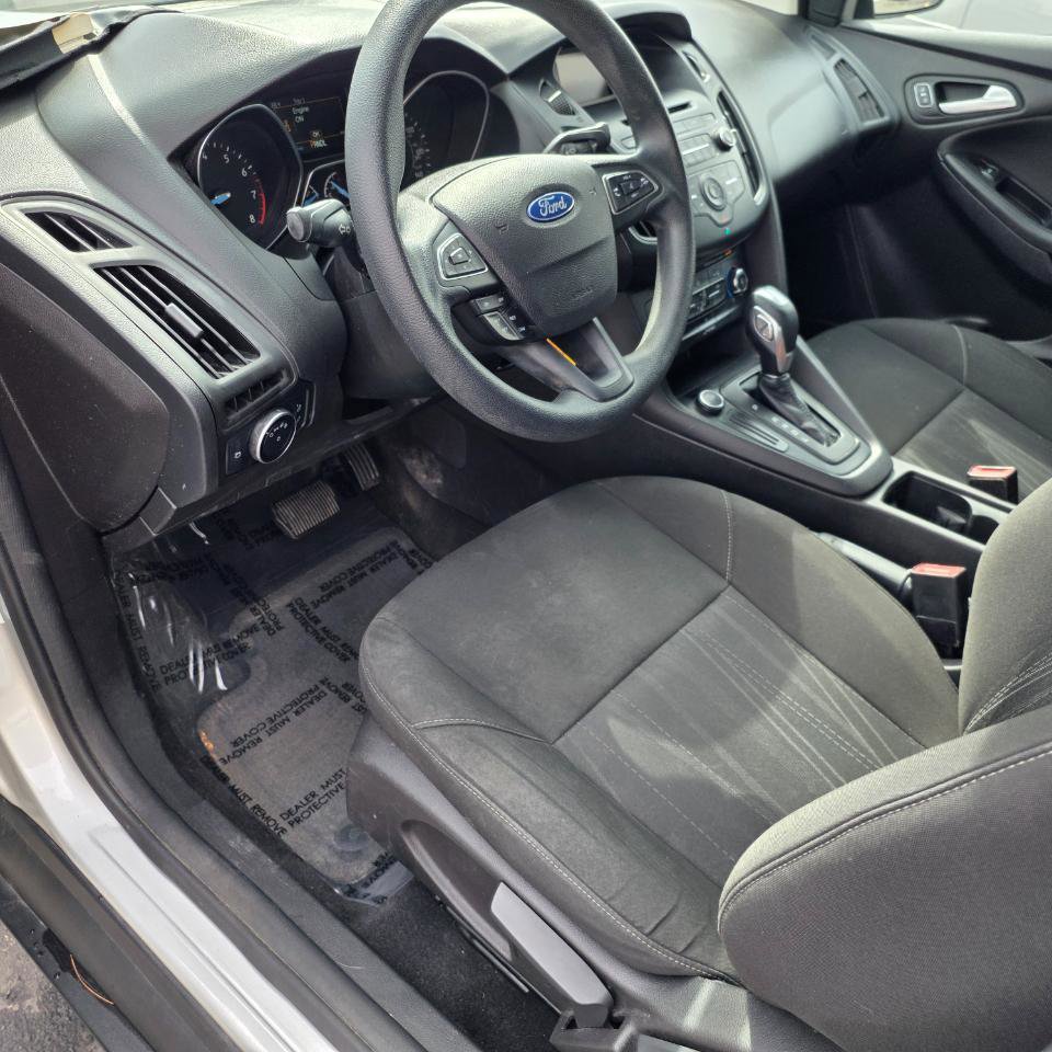 Used 2015 Ford Focus SE FWD image 22