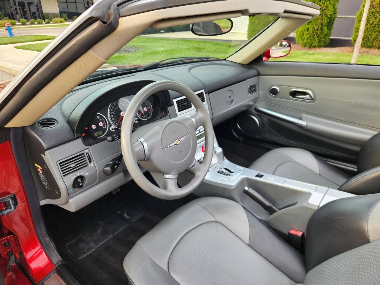 Used 2005 Chrysler Crossfire Limited RWD image 9