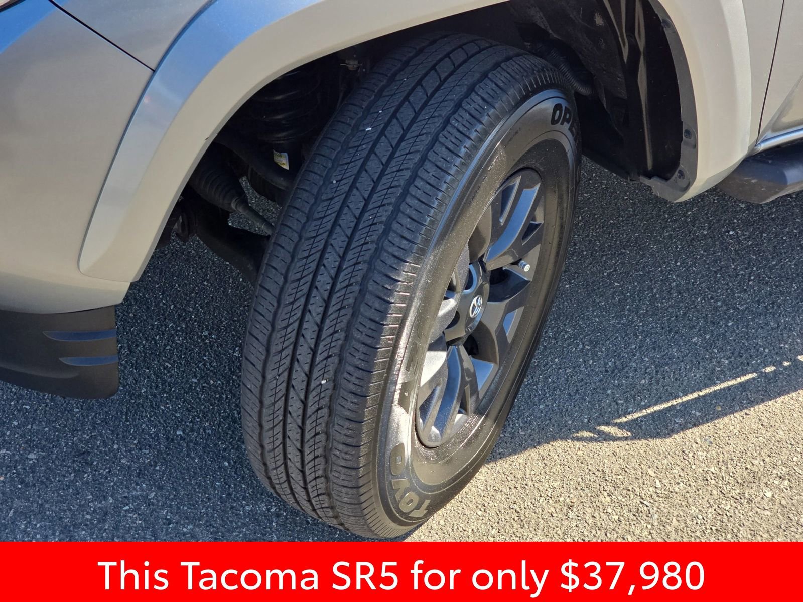 Used 2023 Toyota Tacoma SR5 w/ Technology Package AWD/4WD image 38