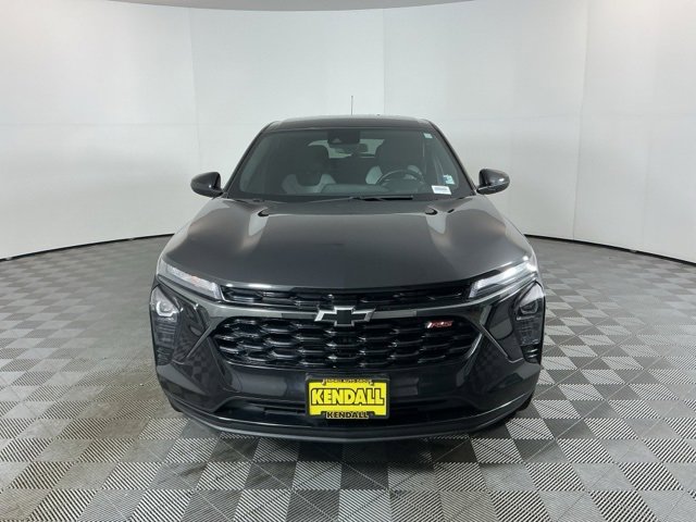 Used 2024 Chevrolet Trax RS w/ Driver Confidence Package image 2