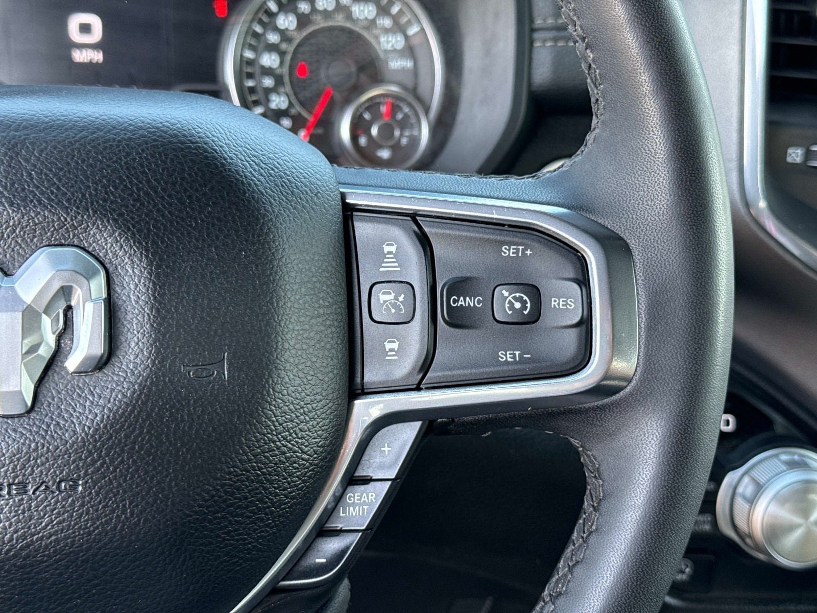 Certified 2025 RAM 1500 Laramie AWD/4WD image 30