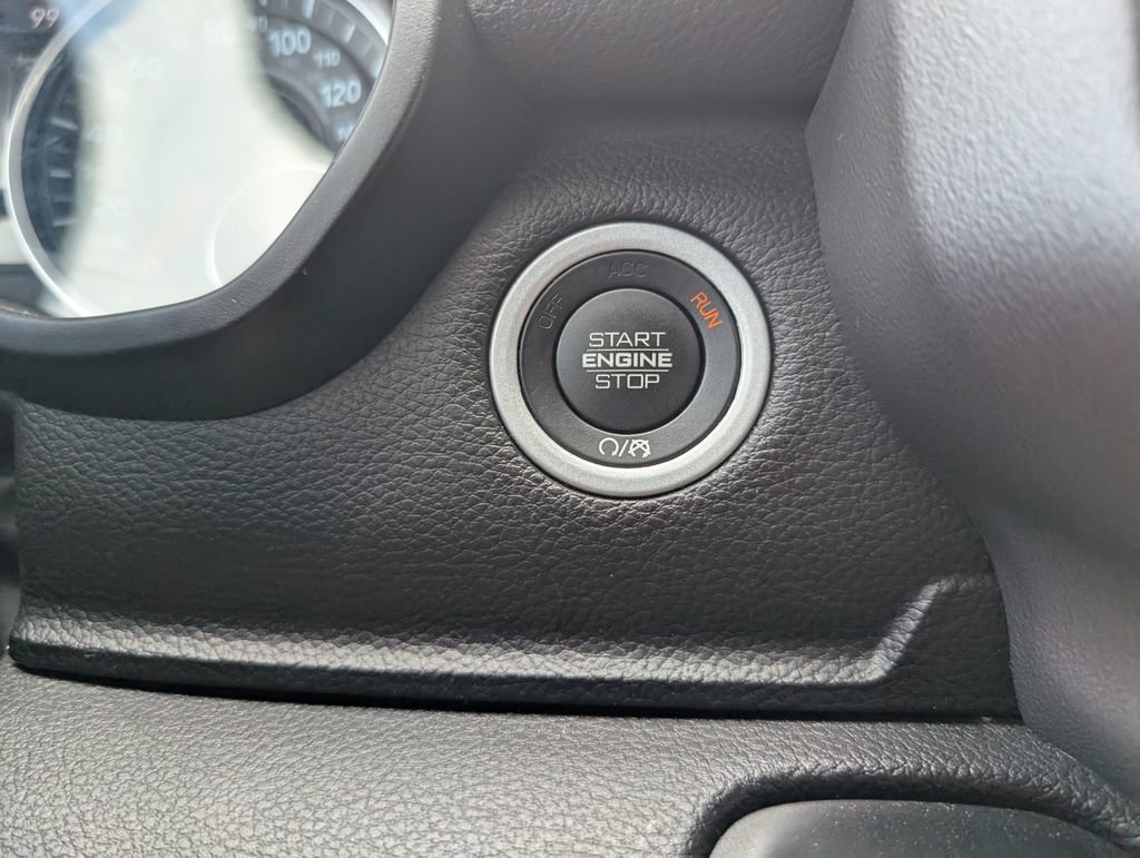 Used 2023 RAM 1500 Laramie AWD/4WD image 18