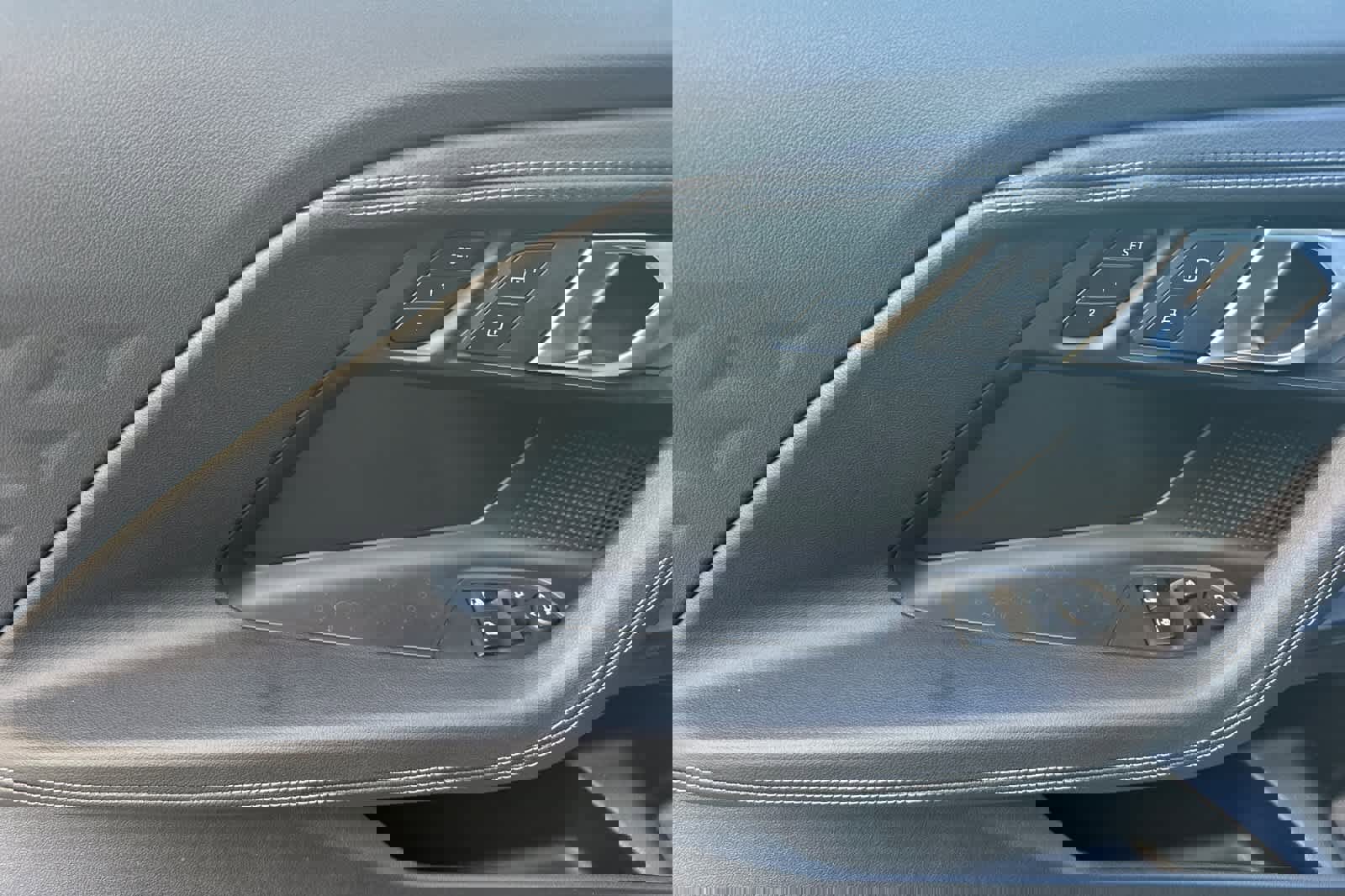 Used 2025 BMW 230i 230i w/ Convenience Package image 12