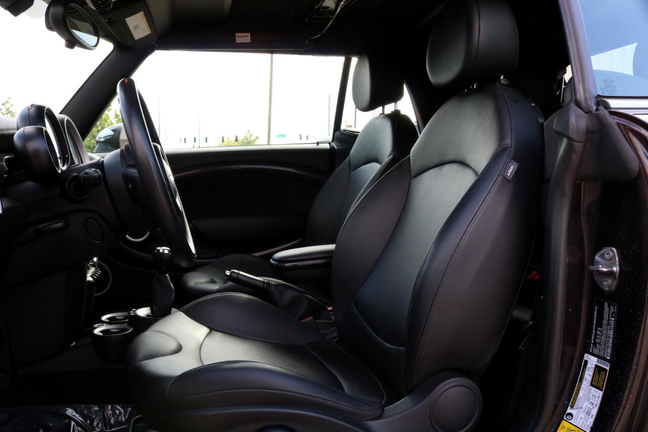Used 2014 MINI Cooper S image 30