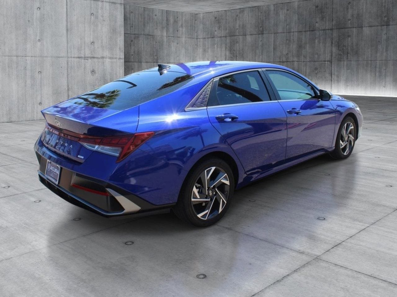 Used 2025 Hyundai Elantra Limited FWD image 5