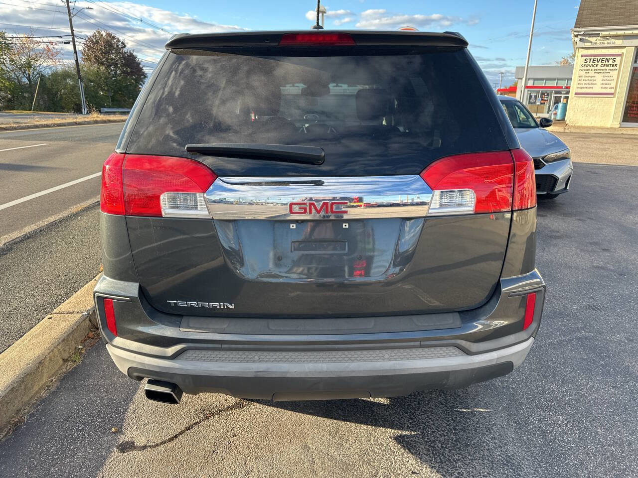 Used 2017 GMC Terrain SLE image 4