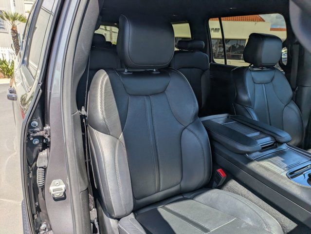 Used 2024 Jeep Wagoneer L Series II w/ Flexible Seating Group AWD/4WD image 34