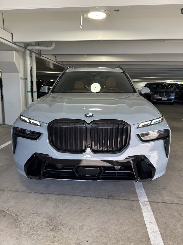 Certified 2024 BMW X7 xDrive40i w/ M Sport Package AWD/4WD image 2