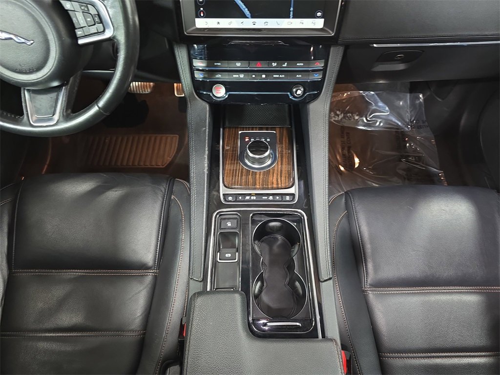 Used 2019 Jaguar F-PACE Prestige image 20