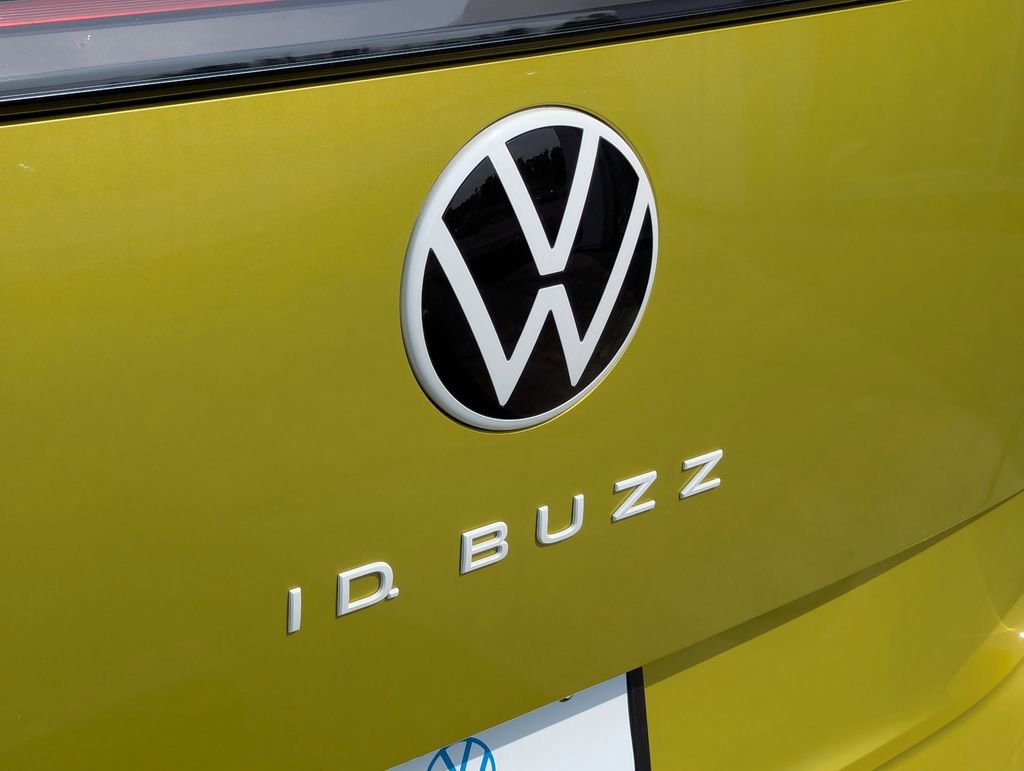 New 2025 Volkswagen ID. Buzz Pro S Plus image 37