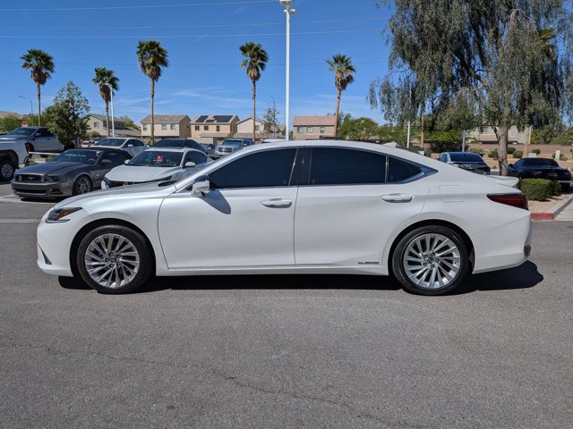 Used 2019 Lexus ES 300h w/ Accessory Package 2 image 8