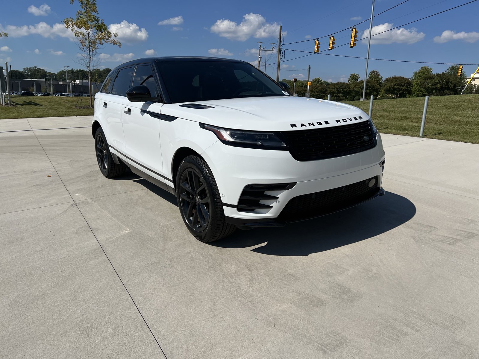 Used 2024 Land Rover Range Rover Velar Dynamic SE