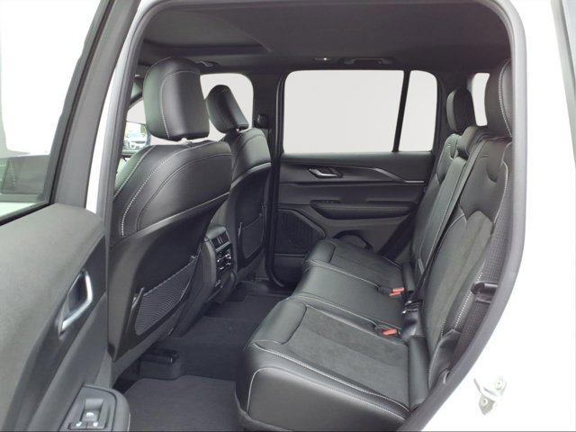 New 2025 Jeep Grand Cherokee L Altitude AWD/4WD image 12