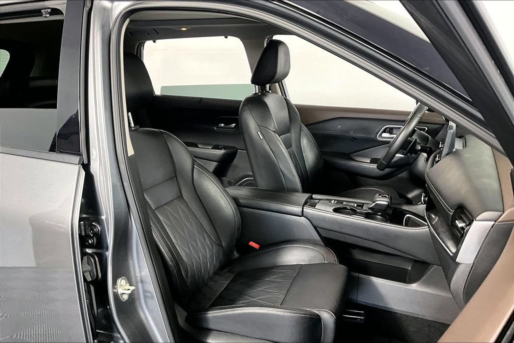 Used 2023 Nissan Rogue Platinum w/ Platinum Premium Package FWD image 7