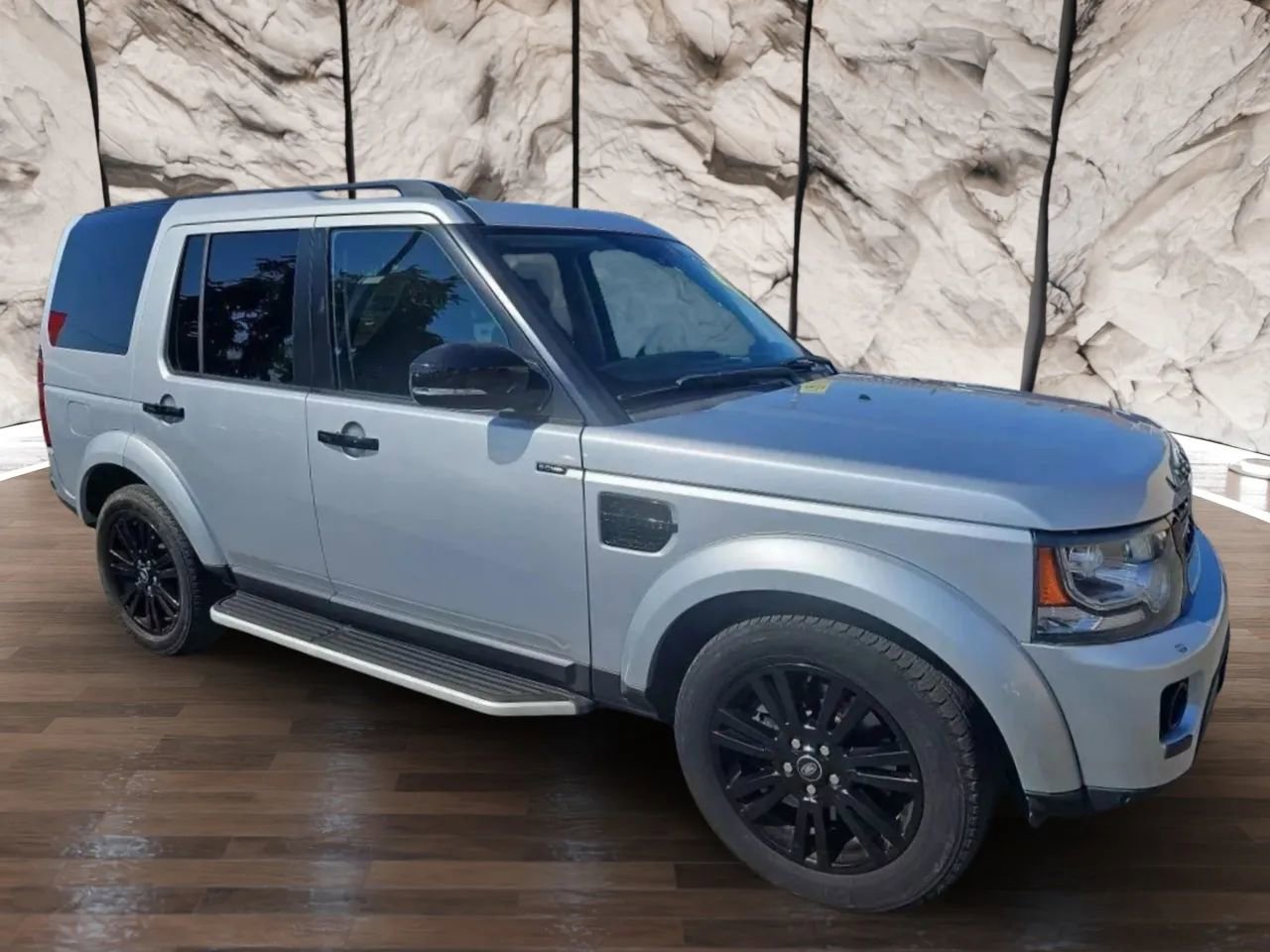 Used 2016 Land Rover LR4 HSE Silver Edition image 8