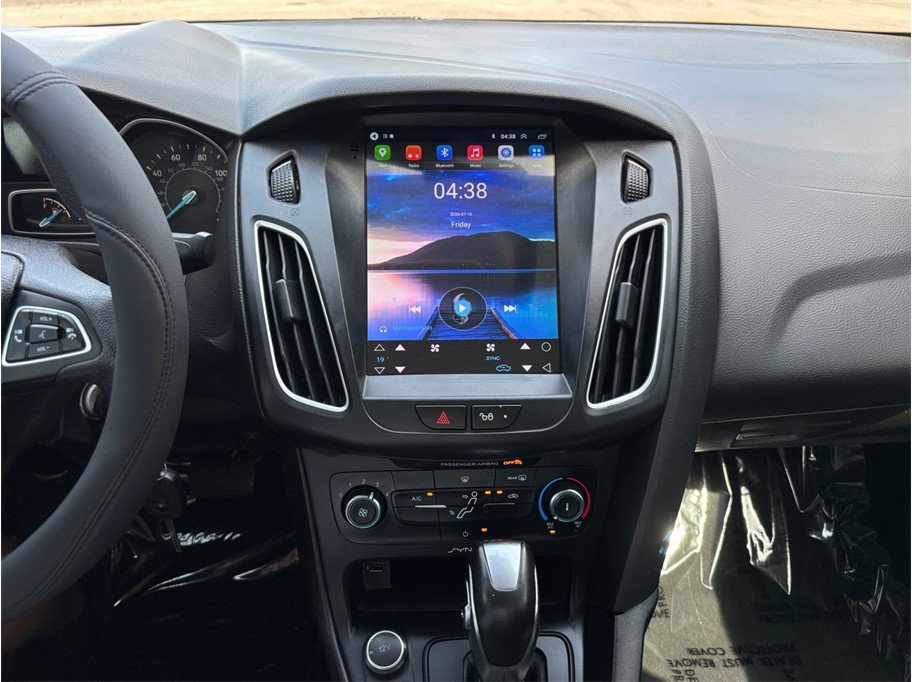 Used 2016 Ford Focus SE FWD image 11
