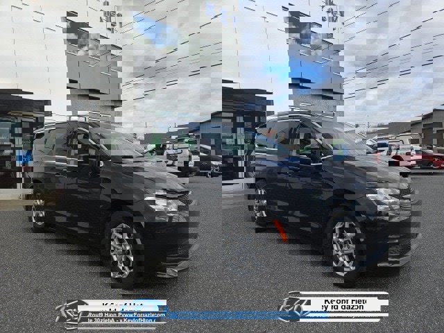 Used 2024 Chrysler Voyager LX image 1