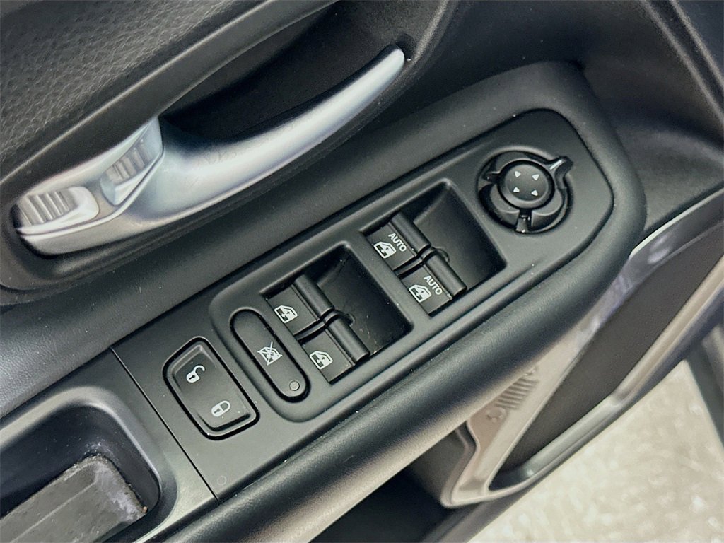 Used 2019 Jeep Renegade Limited w/ LED Lighting Group image 20