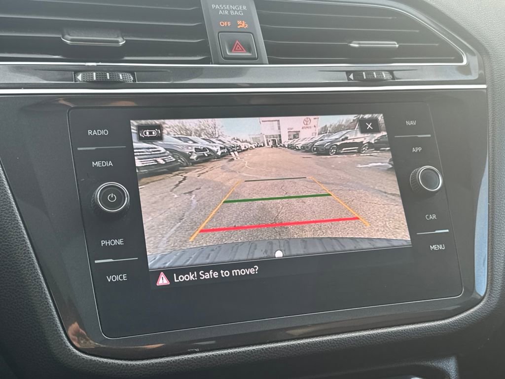 Used 2022 Volkswagen Tiguan SEL R-Line image 25