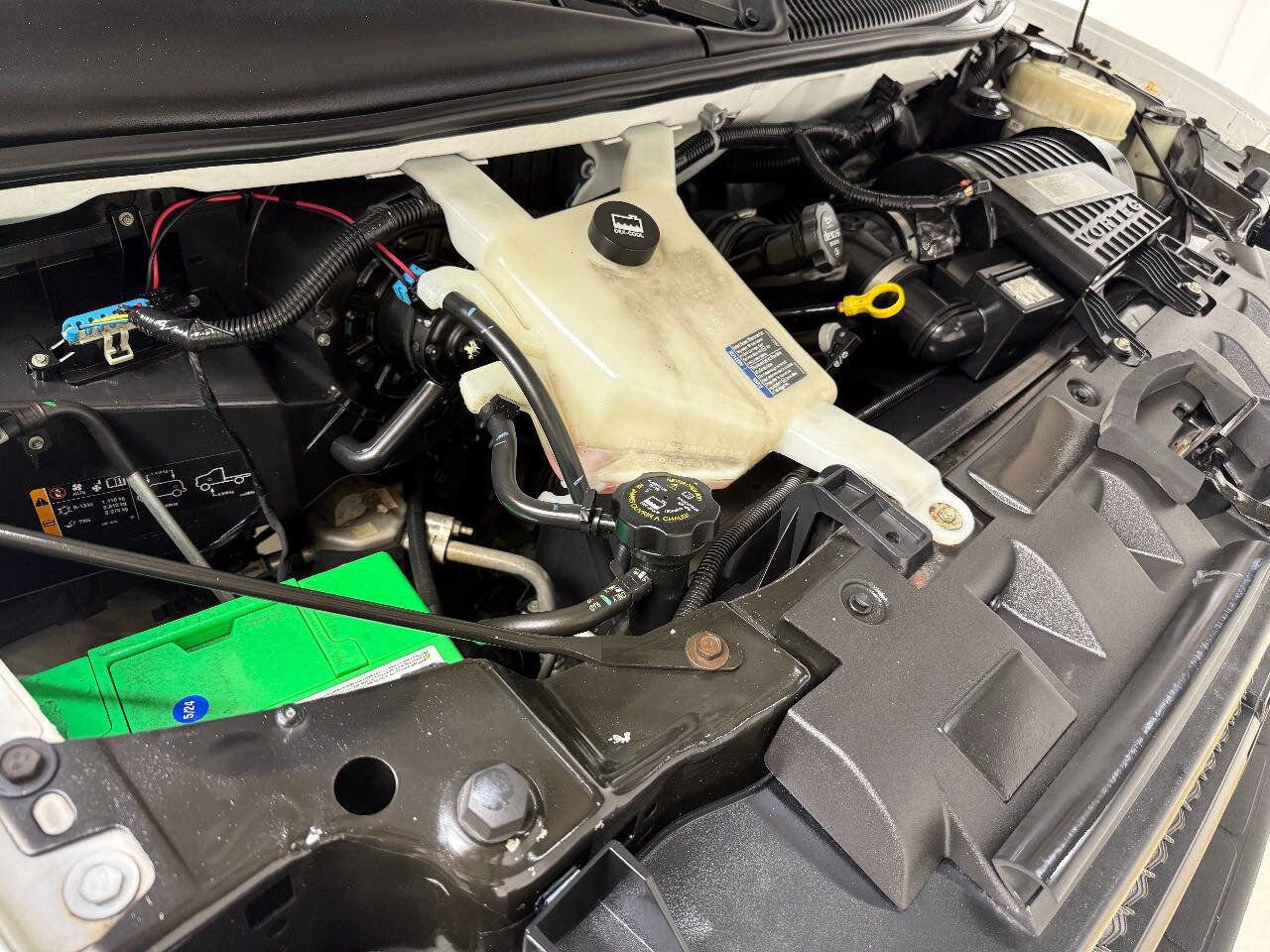 Used 2017 Chevrolet Express 2500 Extended image 60