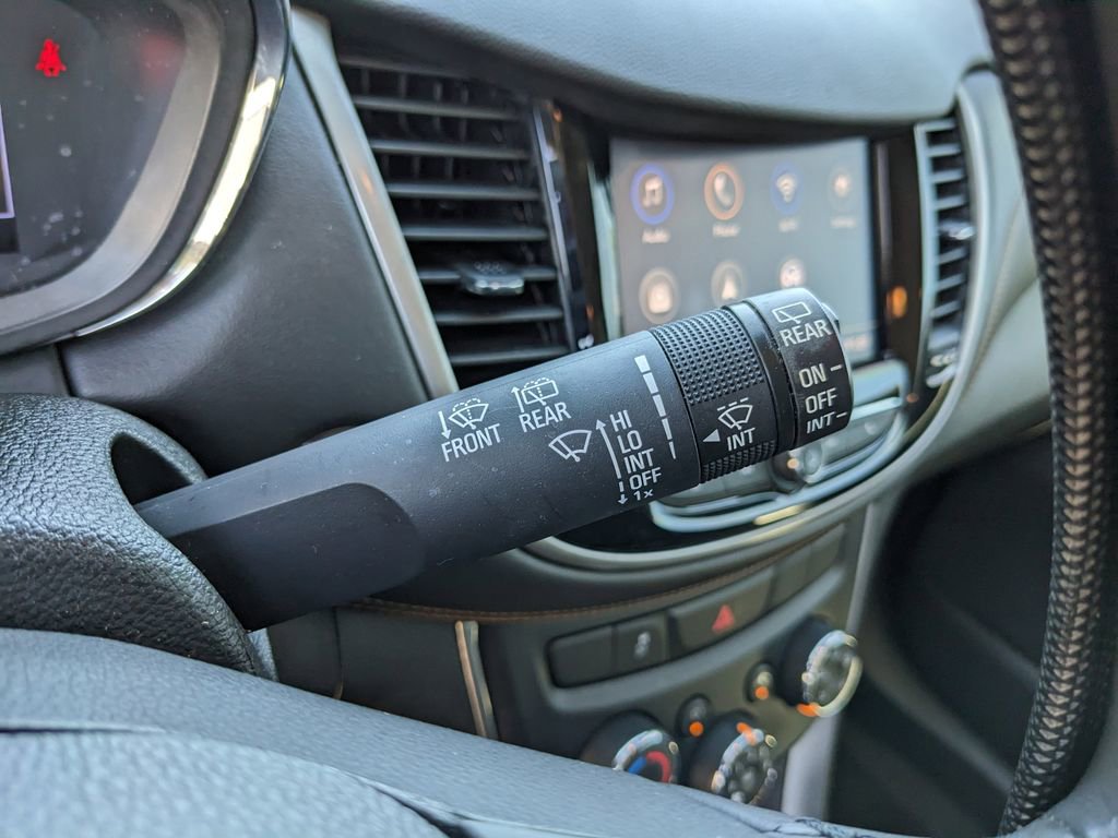 Used 2020 Chevrolet Trax LT w/ Driver Confidence Package image 33