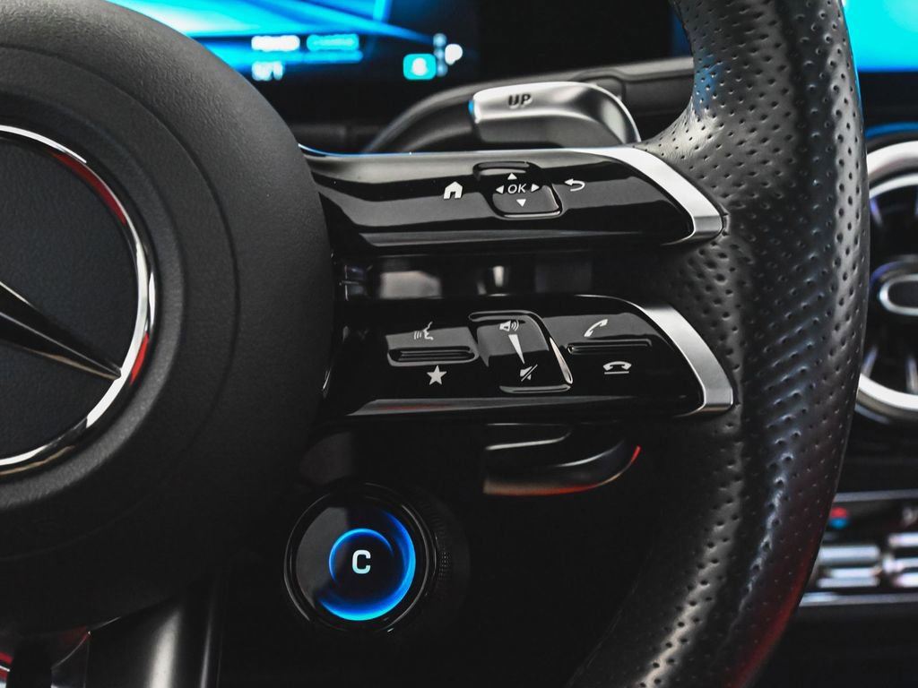 Used 2024 Mercedes-Benz GLA 35 AMG 4MATIC image 33