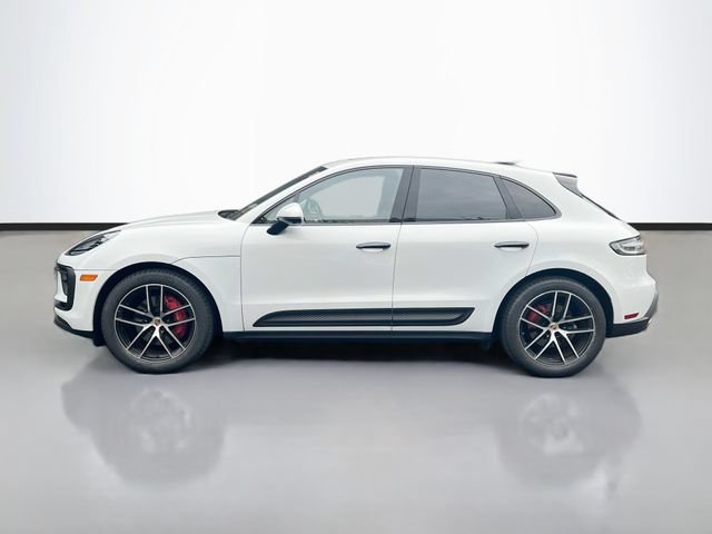 Certified 2023 Porsche Macan S AWD/4WD image 2