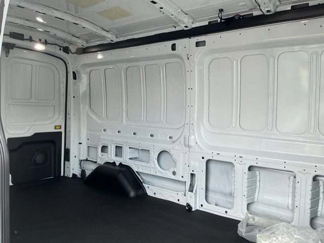 New 2026 Ford Transit 250 148 Medium Roof RWD image 17