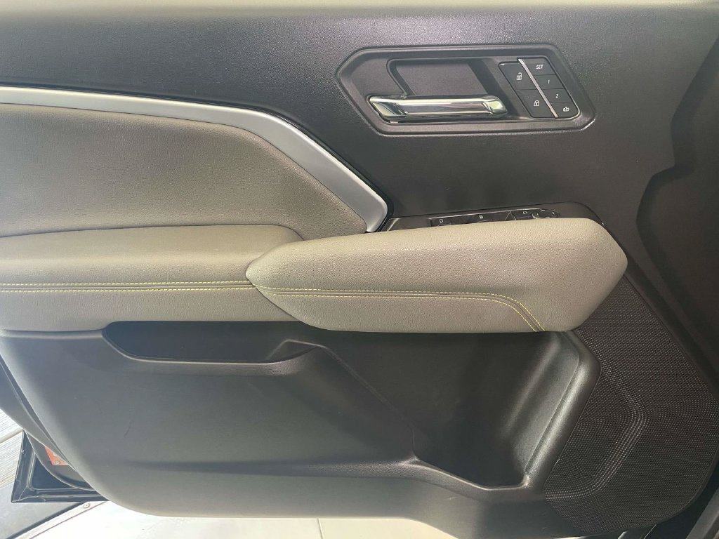 Used 2023 Chevrolet Colorado ZR2 w/ ZR2 Convenience Package III AWD/4WD image 28
