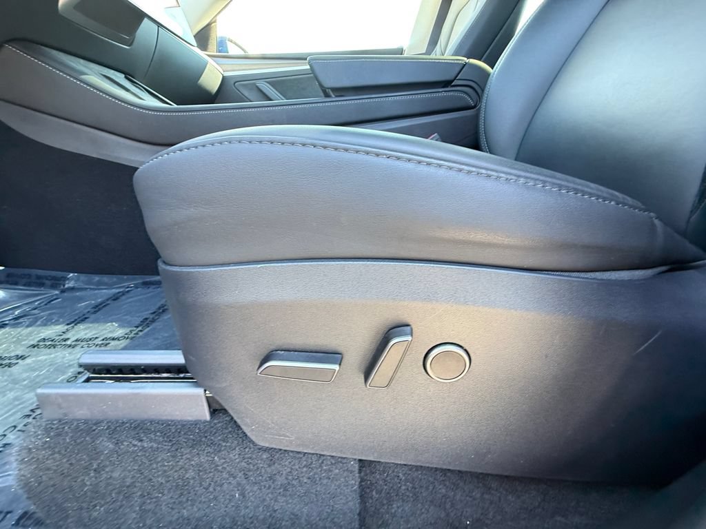 Used 2024 Tesla Model Y Long Range AWD/4WD image 10