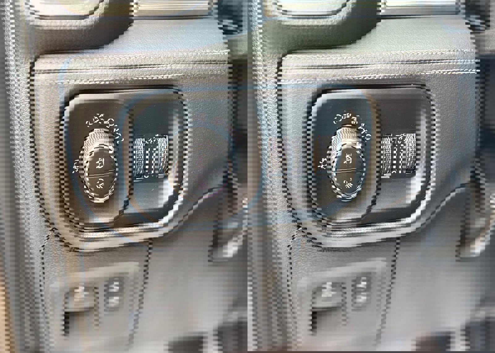 Used 2020 RAM 1500 Limited image 33