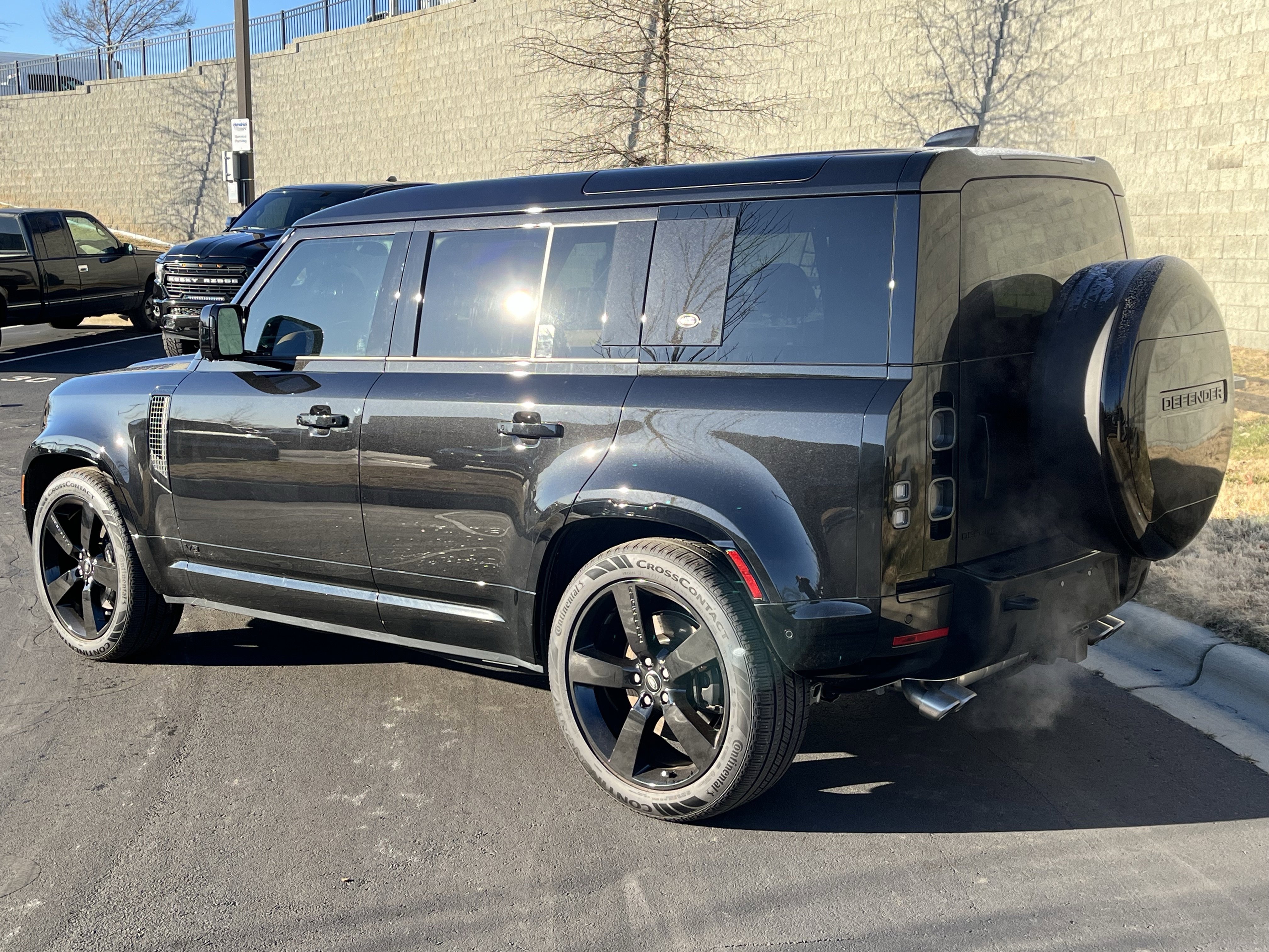 Used 2024 Land Rover Defender 110 V8 image 5