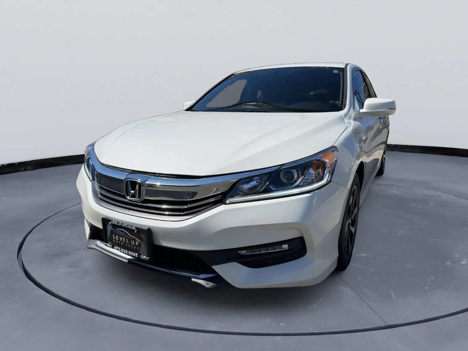Used 2017 Honda Accord EX-L image 1