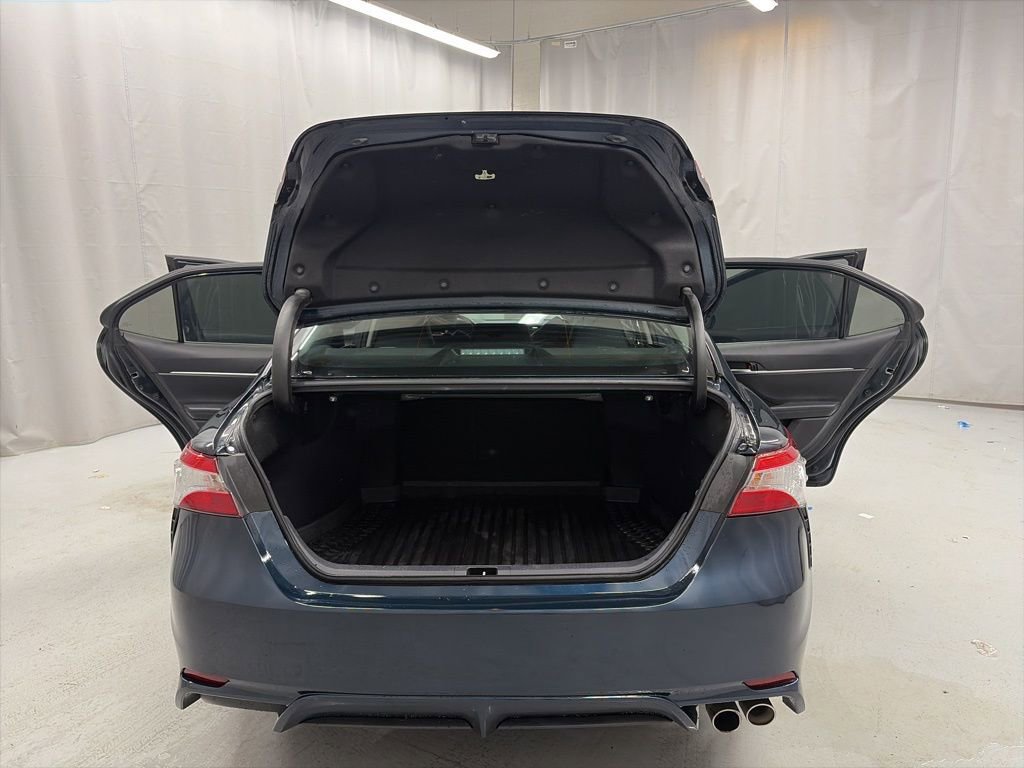 Used 2020 Toyota Camry SE w/ Cold Weather Package AWD/4WD image 13