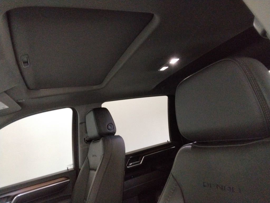 Used 2025 GMC Sierra 2500 Denali w/ Denali Reserve Package image 26