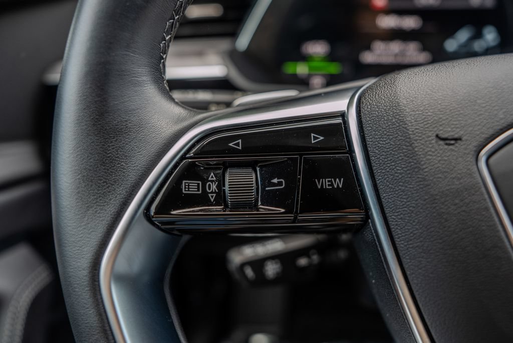 Used 2023 Audi e-tron Premium Plus AWD/4WD image 6