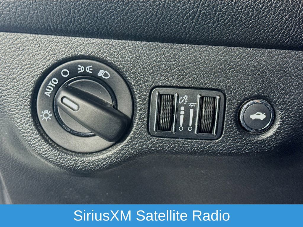 Used 2017 Dodge Challenger SXT image 11