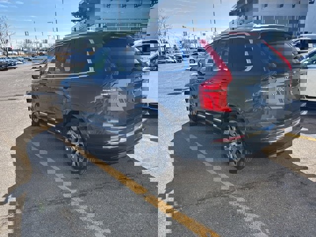 Used 2023 Volvo XC90 B6 Plus image 5