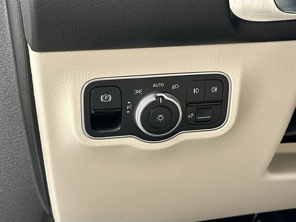 Certified 2025 Mercedes-Benz GLB 250 GLB 250 image 10