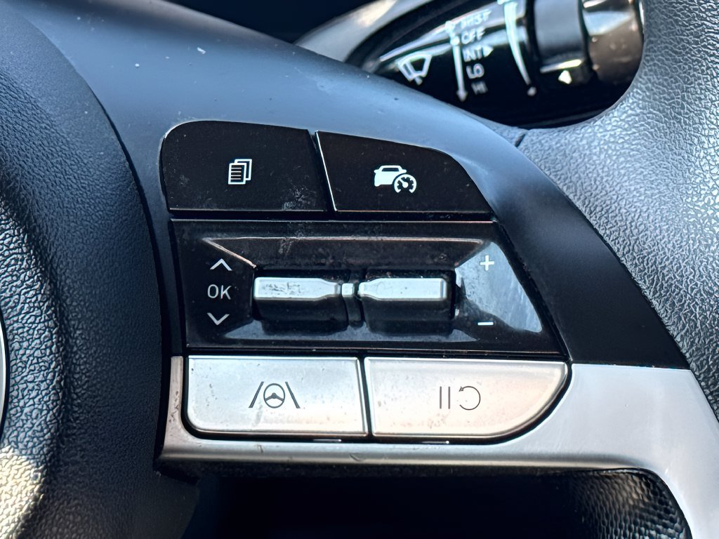 Used 2024 Hyundai Elantra SEL FWD image 14